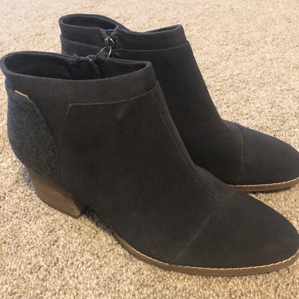 TOMS Loren Boots, Grey - NWT, never worn, size 9